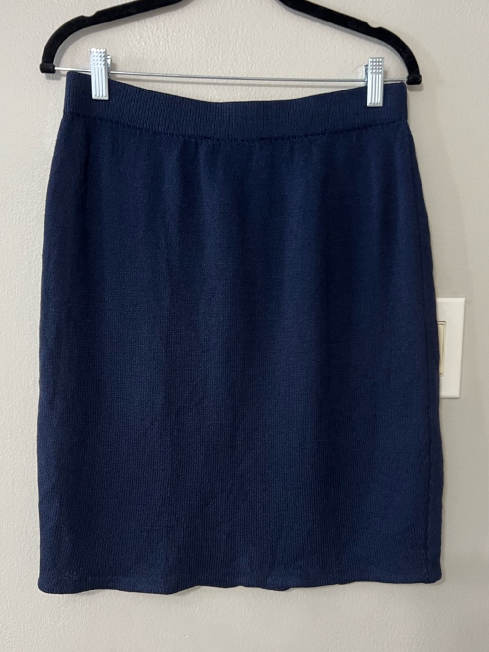 St John Collection Knit Skirt Navy Blue Size 8 USA Made Classic Minimalist